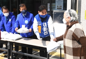 라떼는! 유세단 이용선 양천구을 후보자 지원 유세