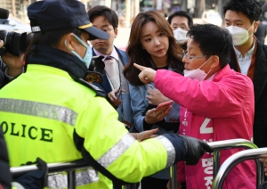 윤리위원회 참석하는 차명진 후보