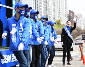 양정철 민주연구원장 지워사격 받은 고민정 후보