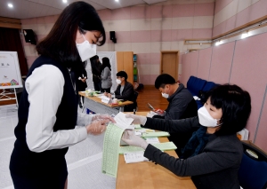 만18세 유권자 투표