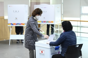 총선 당일 사당동 투표소
