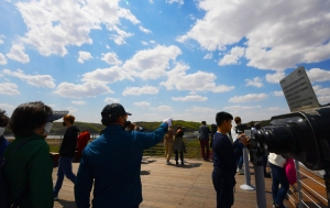 거리두기 완화 이후 첫 일요일, 임진각 찾은 사람들