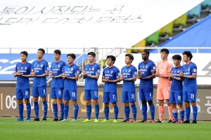 K리그, 수원 삼성 블루윙즈와 인천 유나이티드 경기