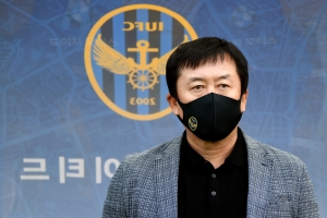 K리그, 수원 삼성 블루윙즈와 인천 유나이티드 경기