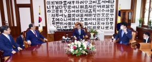 박병석 국회의장 예방한 노영민 대통령 비서실장