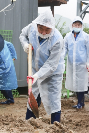 충북 음성 수해지역 찾은 더불어민주당