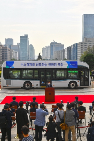 국회 양산형 수소전기버스 도입