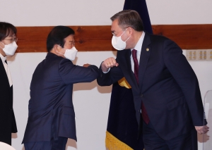 중앙아시아 외교 장관, 국회의장 접견