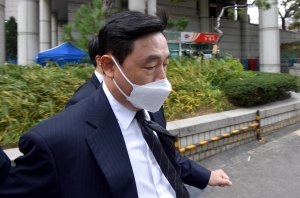 '한국타이어' 법원 출석