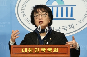 정책 발표하는 김진애