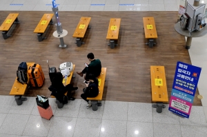 '여행객 사라진 인천국제공항' 