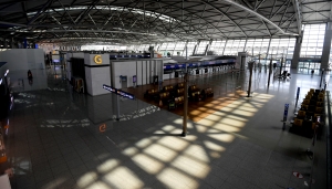 '여행객 사라진 인천국제공항' 