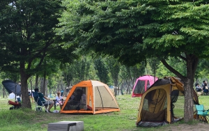 더위에 한강공원 찾은 시민들