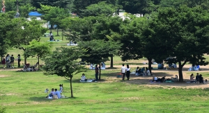 더위에 한강공원 찾은 시민들