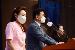 김승수-김예지 국민의힘 의원, 언론중재법 개정안 강행처리 중단 촉구 기자회견