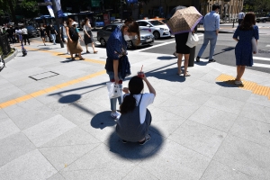 전국 폭염, 땡볕 피하는 시민들