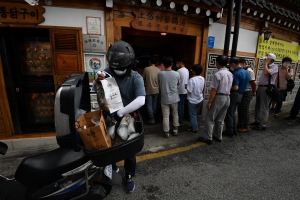 말복 맞아 분주한 삼계탕 음식점