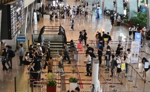 연휴 막바지 인파 몰린 김포공항