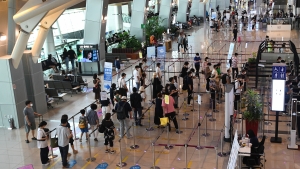 연휴 막바지 인파 몰린 김포공항