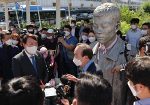 윤석열 장기표 전태일 참배