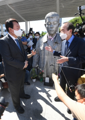 윤석열 장기표 전태일 참배