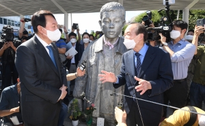 윤석열 장기표 전태일 참배