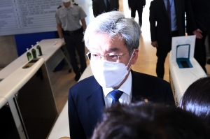 한국은행 사옥 도착한 고승범 신임 금융위원장