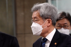 한국은행 사옥 도착한 고승범 신임 금융위원장