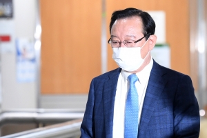 법원 출석하는 송철호