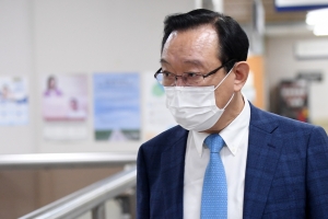 법원 출석하는 송철호
