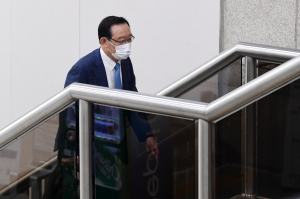 법원 출석하는 송철호