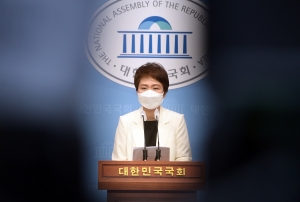 이언주 기자회견
