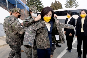 심상정, '더 좋은 병영식당' 현장 점검, 1사단 일월성대대 찾아