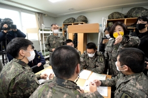 심상정, '더 좋은 병영식당' 현장 점검, 1사단 일월성대대 찾아