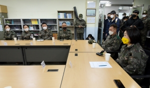 심상정, '더 좋은 병영식당' 현장 점검, 1사단 일월성대대 찾아