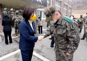 심상정, '더 좋은 병영식당' 현장 점검, 1사단 일월성대대 찾아