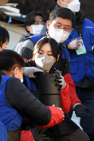 김소연, 행복공감봉사단 연탄배달 봉사활동