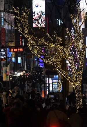 크리스마스 분위기 명동