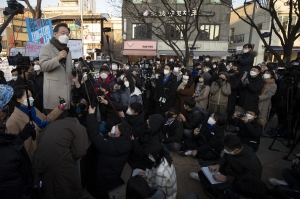 이재명, 연남동 찾아 민심 청취