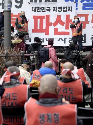 QR코드에 갇힌 자영업자의 한숨 포토기획