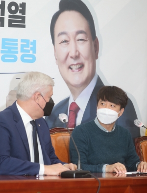 이준석, 하퍼 IDU 의장 접견