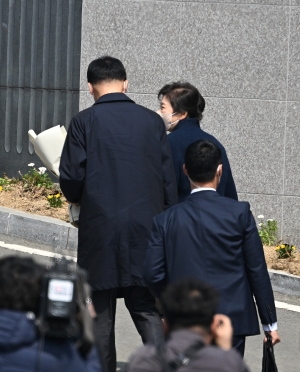 박근혜 전 대통령 사저 입주