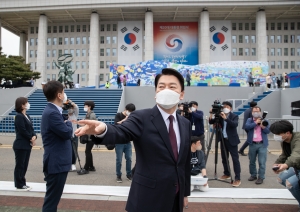 대통령 취임식 리허설 둘러보는 안철수