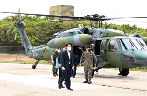 이준석 백령도 해병대 6여단 방문