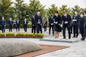 고 노무현 전 대통령 서거 13주기 추도식 및 참배