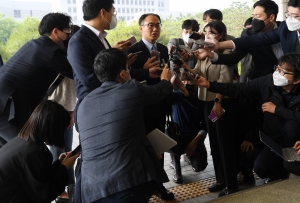 이원석 신임 대검차장 첫 출근