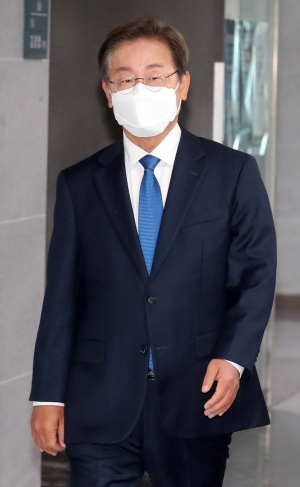 '초선' 이재명, 국회 첫 등원