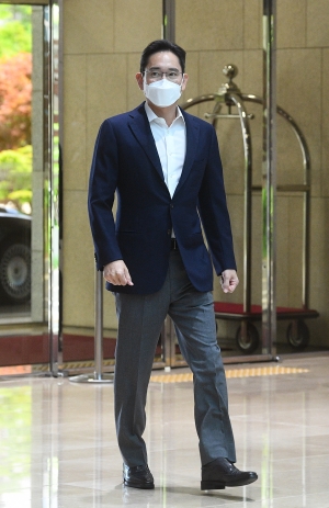 유럽 출장 나서는 이재용 부회장