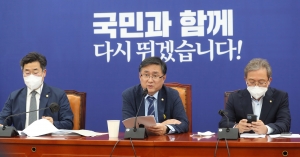 김성환 민주당 정책위의장 기자간담회