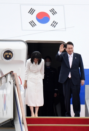 윤석열 대통령 나토 정상회의 참석 출국